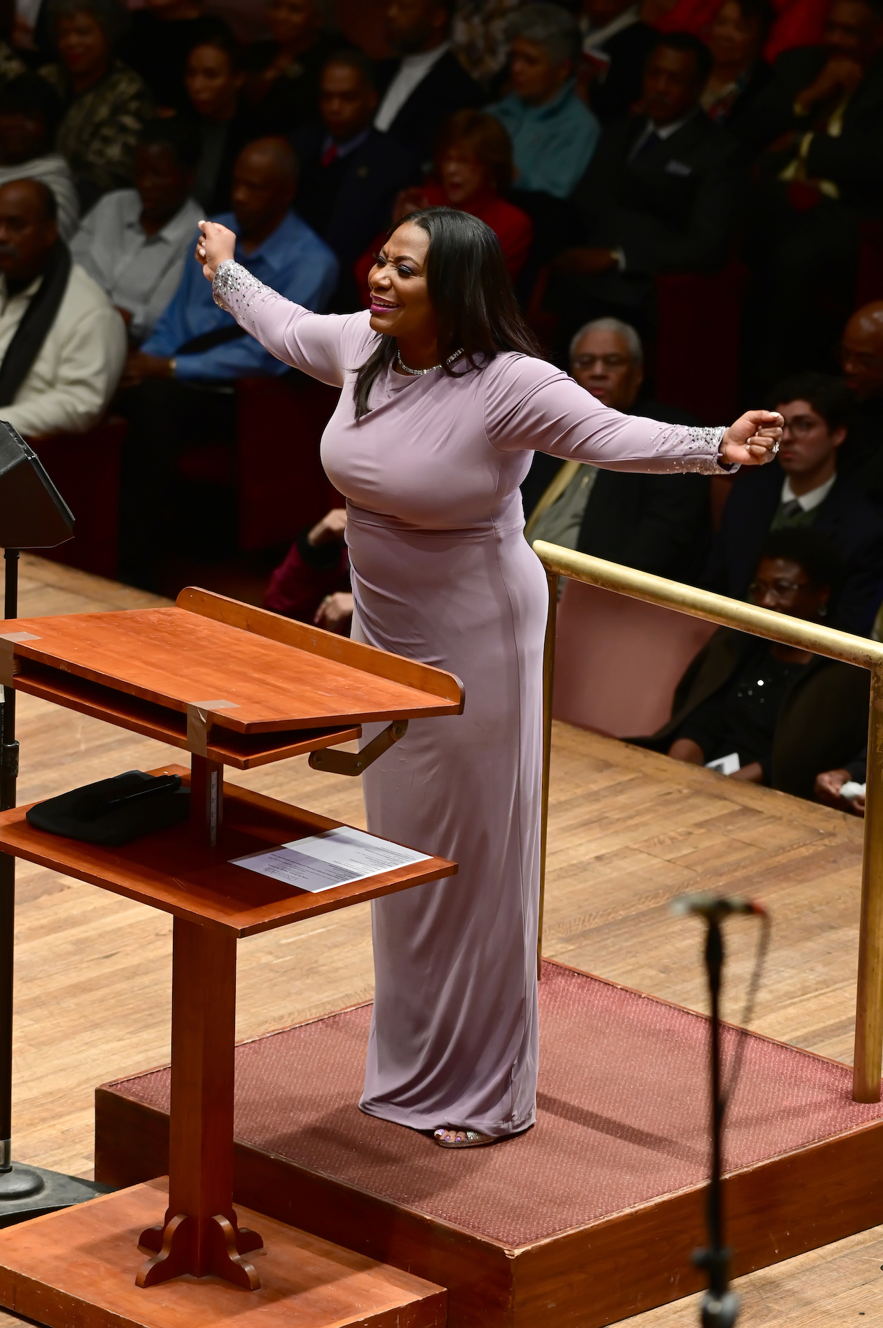 Conductor Michele Fowlin